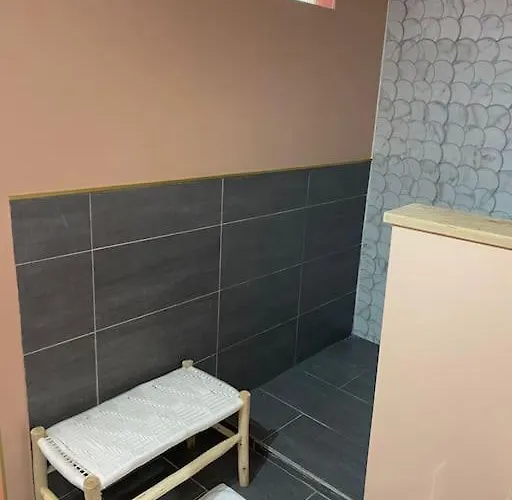 Hébergement de vacances De Charme Dans Un Ancien Mas Cévenol Piscine Et Jacuzzi *